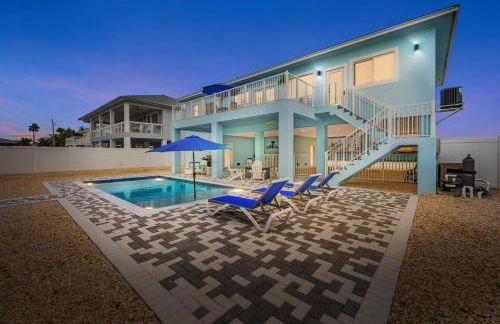 Blue Pearl New Waterfront Haven with Heated Pool ,70 Foot Dock, and More! - Foto 1