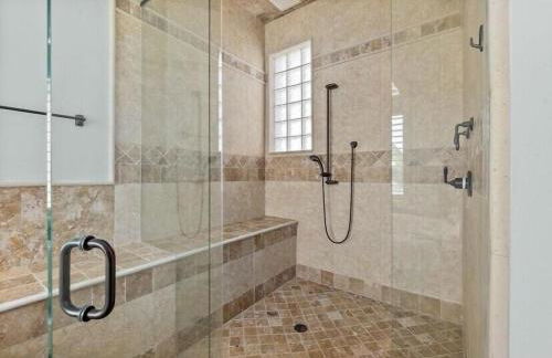 Flagler Beach Ocean Front Villa w/ Lg. In ground Pool-5-6Br/4Bth& attached apt - Photo 47