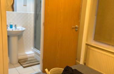 2 bedroom 2 bathroom ground floor apartment in central location - Foto 11