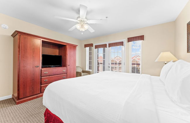 Grand Crowne Resort - Photo 35