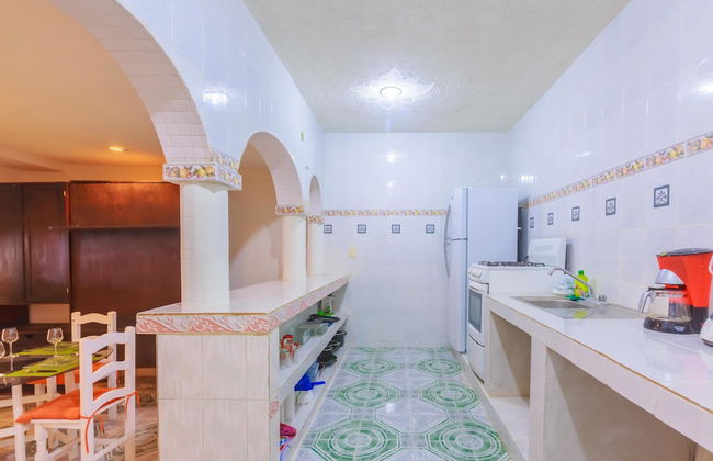 House of Mirrors - Photo 8