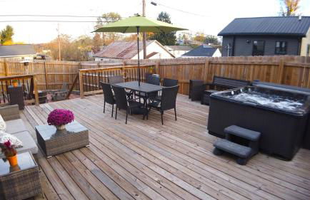 Soak n Stroll 2 State St Casino Firepit Dogs OK - Foto 2