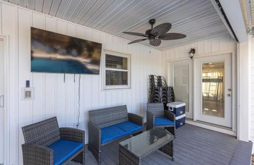 Paradise on Ocean Waterway Huge 5000 sq ft w Private Pool, Boat Dock, Grand Piano, Game Tables, BBQ, 1 acre Yard, Crib, Sleeps 34 - Photo 66