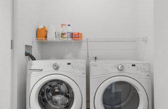 Linea Luxury Living with Indoor Pool and Rooftop Views in The Loop - Photo 4