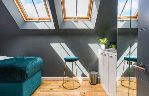 Oakfield Premier Apartments-High Speed WiFi-Smart SelfCheckIn-Central Cardiff Gem - Photo 4