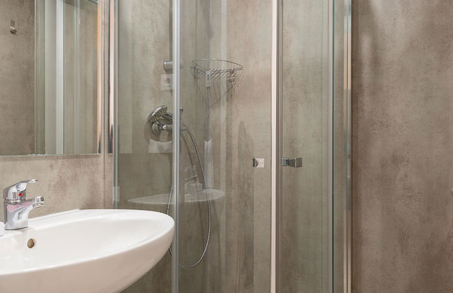 Apartamentos Recoletos - Photo 32