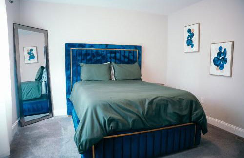 Charm City Luxury 4 Bedroom Brick Home - Foto 40