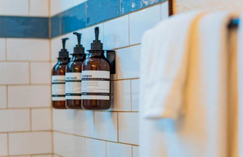 The Royal Crane Suite Newly Built Upscale Central - Photo 14