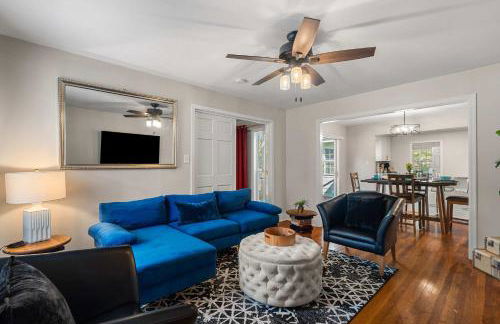 Cozy 4BR Home Pet Friendly Large Yard & Patio - Foto 7