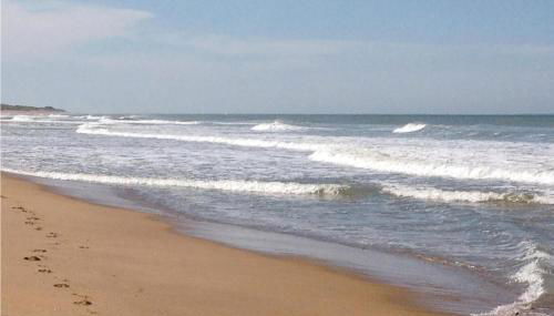 Beautiful Home In La Faute Sur Mer - Photo 3