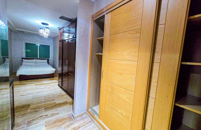 Luxor Home - Spacious & proximity to CFC - Photo 7