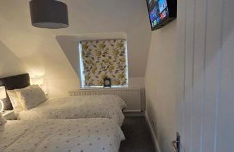 Modern and spacious 2 bedroom apartment with free parking - Photo 20