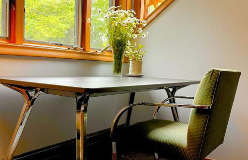 NatureGlow Residence Stylish Contemporary Home - Foto 11