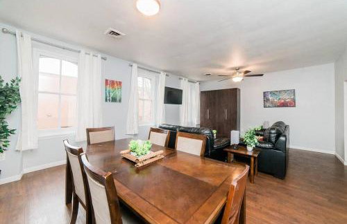 Off-Street Parking - Washer & Dryer - GroupStay - Foto 16