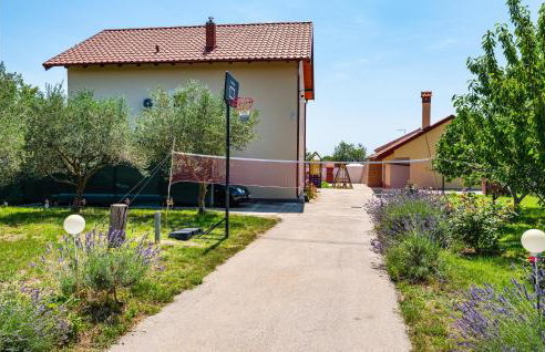 Five-Bedroom Holiday Home In Suhovare - Foto 2