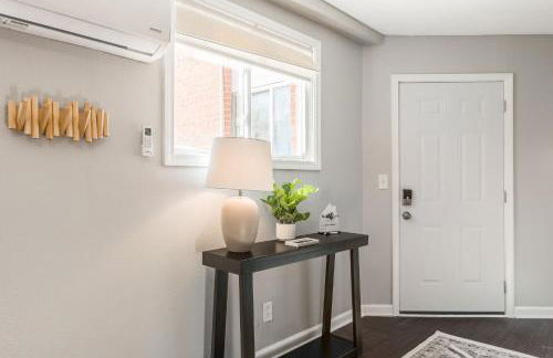 Apartment Kansas City 15mins to KCI with a KING bed and work desk - Foto 5