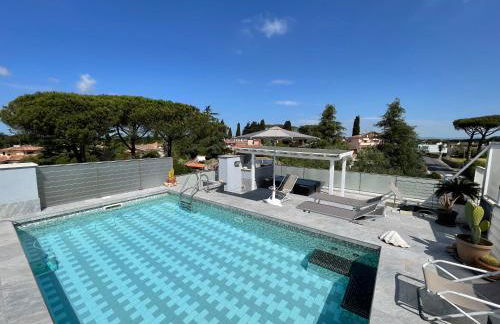 LUXURY ATTIC With Private Pool - Foto 1