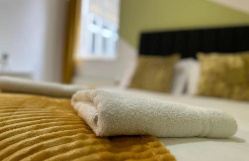 Great offers on Long Stays!! LaLuNa Apartments - Foto 11