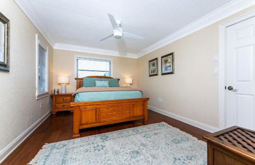 Villa Hibiscus-Waterfront-Free Heated Pool-Dock-Bikes-Other Amenities - Photo 51