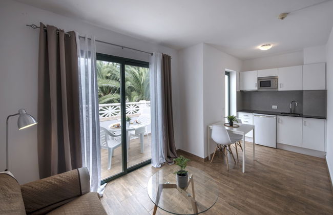 Apartamentos Los Rosales - Photo 36