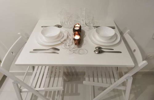 Studio équipé avec Lit rond / baignoire ilot / Table massage Aux Arcs - Foto 4