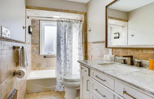 Explore Orange and NYC! Luxury Family Home with Deck - Foto 19