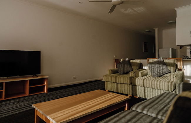 Lake Mulwala Boatel - Photo 11