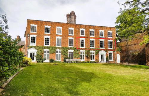 The Old House Apartment - Photo 4