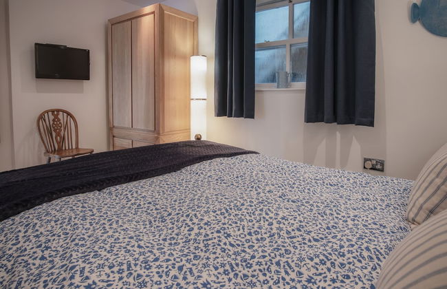 Goscar Court - 1 Bedroom Apartment - Tenby - Photo 10