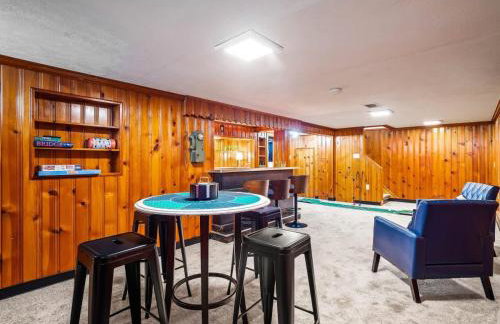 4 Bedroom Pool and Hot Tub Home Near Cleveland - Photo 69