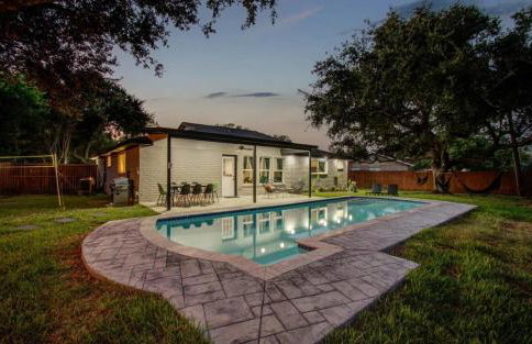 Friendswood Getaway - 5 Bedrooms + Pool + Patio - Foto 35