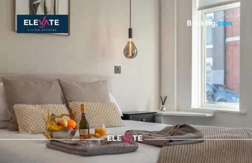 Last-Minute Specials l Limited-Time Deal l Sleeps Up To 6 Guest l Free Parking, Families, Business Stay l By Elevate Living Estates Short Lets & Serviced Accommodation Northampton - Photo 34