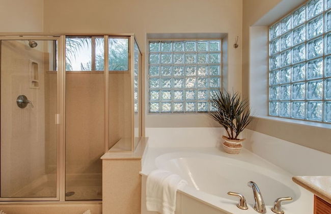 Massive 5 Bdrm Getaway W/pool, Hot Tub, Game Room! - Photo 31