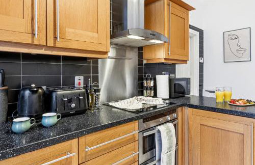 Luxe Victorian Spacious Home Sefton Park with Parking - Foto 42