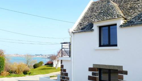 Cottage in Plougasnou Near Stunning Beaches - Photo 2