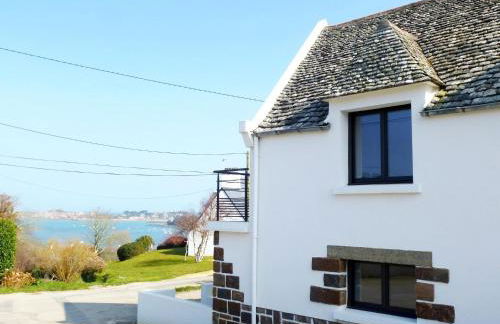 Cottage in Plougasnou Near Stunning Beaches - Photo 2