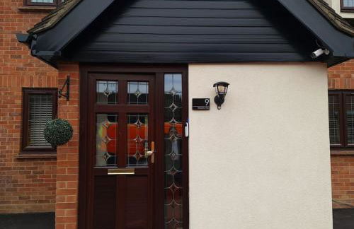 London Luxury 6 Bedroom Family House Sleeps 12 people Parking for 4 Cars Close to tube. - Foto 60