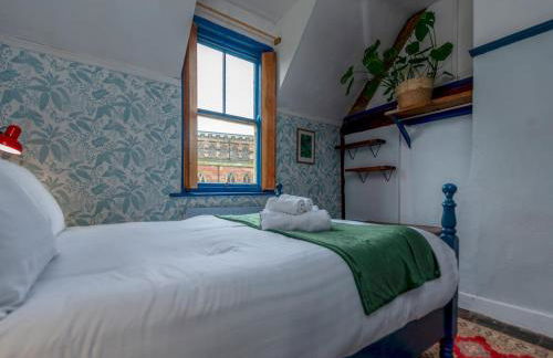 Stay in the Original Home of the Gingerbread Man! - Pass the Keys - Foto 18