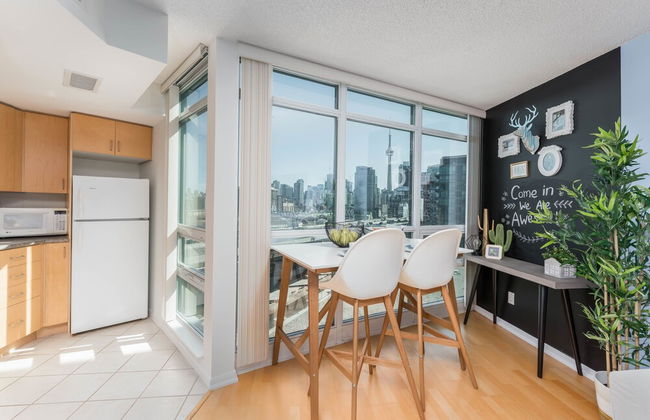 QuickStay CN Tower View Condo in Fort York - Foto 14