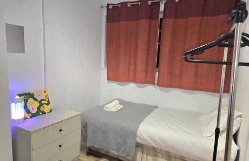 Spacious Home in Walsall with Parking & Garden - Foto 7