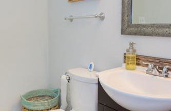 Charming and Cozy 1 Bedroom 1 Bathroom Guest Suite in Silverlake - Foto 44