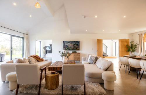 Luxury Cotswolds Estate with Pool - Foto 1