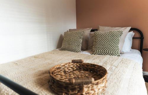 Wych Cottage, Striking 2 Bed, Parking, Ground Floor Flat - Step Free - Foto 24