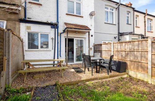 Welcome to Northview House Stylish 4 Bedroom Home in Southend by Jesswood Properties Contractors Corporates Relocation Stays Long Stays Welcome - Foto 39