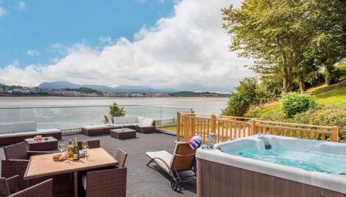 Sea Front Spacious Apartment on Anglesey - Foto 1