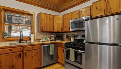 Lucky Log Cabin Hottub fireplace 12min to Mt Snow - Foto 5