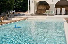 Luxury Ostuni Beachfront Villa with Pool & Private Parking - Foto 9