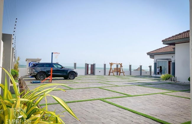 Empire Bay Beach Villa - Photo 11