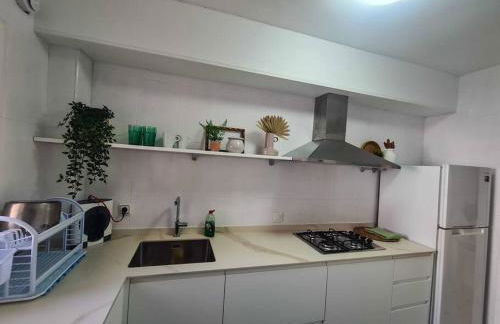 Nice beachside 2-BD apt near Barcelona - Foto 15
