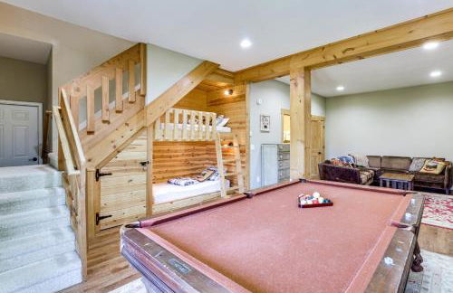 Family Cabin with Private Hot Tub and Views in Boone! - Foto 10